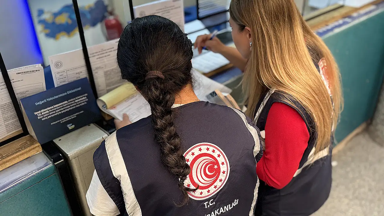 Ticaret İl Müdürü Mustafa Çağlayan, bayram yoğunluğunu fırsat bilerek fahiş fiyat uygulayan işletmelere karşı taviz verilmeyeceğini vurguladı.