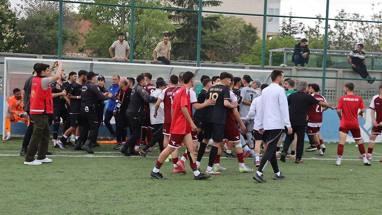 Konya Süper Küme'de maçlar olaylı geçti