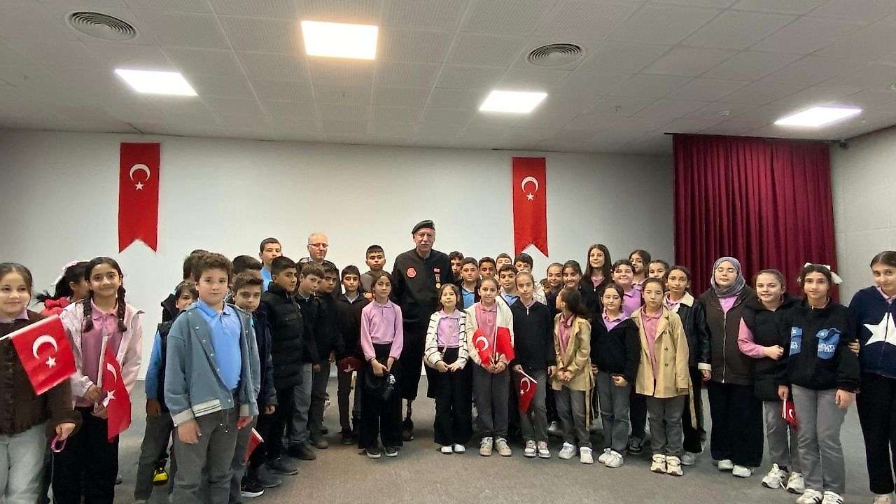 Ladik Halıcı İstiklal Ortaokulu'nda anlamlı program