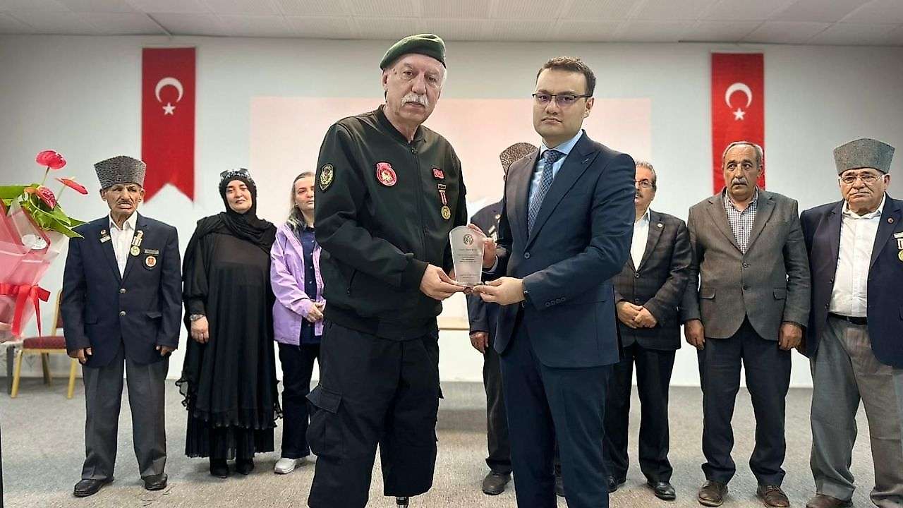 Ladik Halıcı İstiklal Ortaokulu'nda anlamlı program
