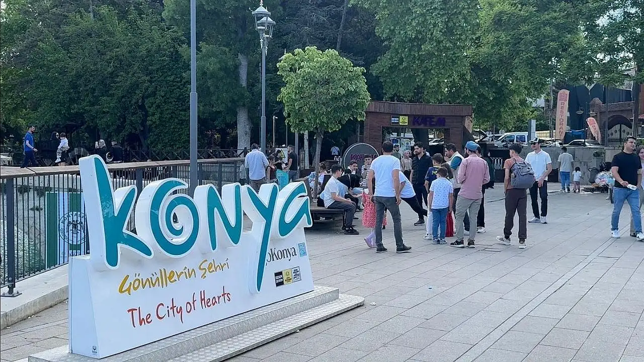 Konya Meram Bağlarına akın etti