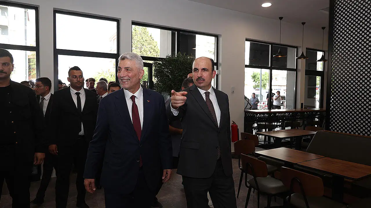 Bakan Bolat'tan Büyükşehir'e övgü