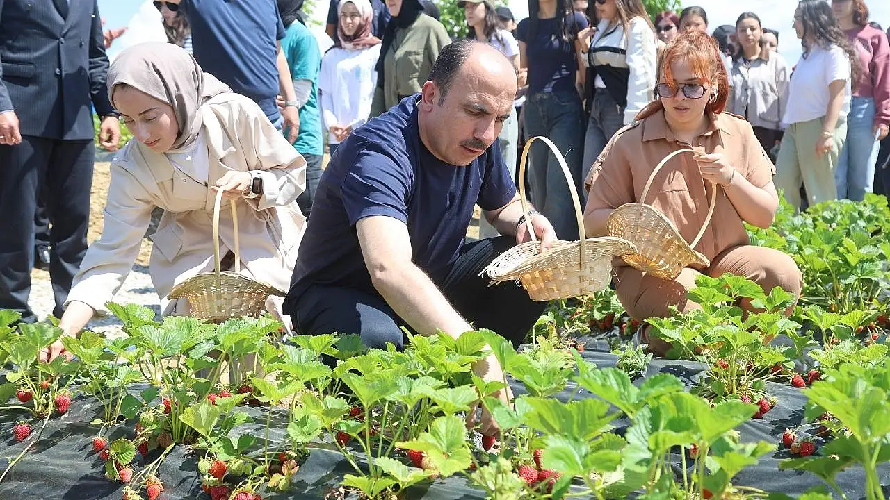 Başkan Altay, ilçelerde vatandaşın nabzını tuttu
