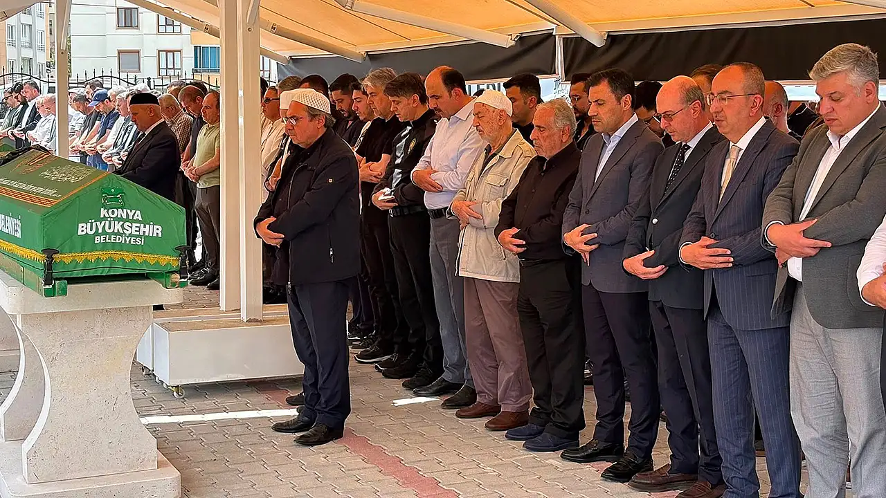 Başkan Fatih Özgökçen'in halası dualarla defnedildi