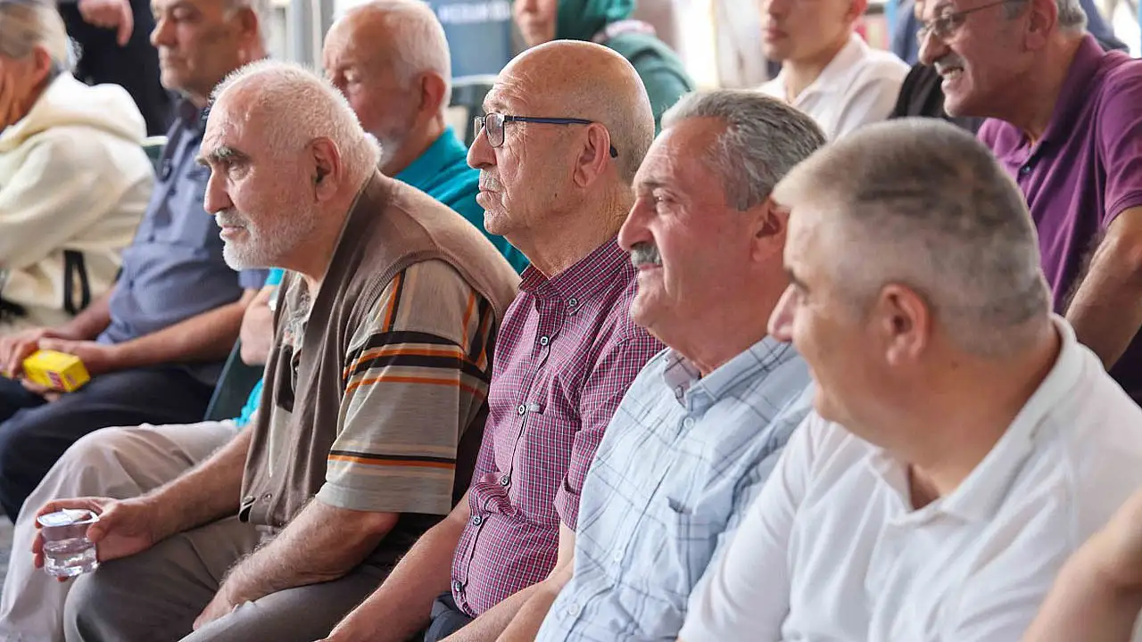 Başkan Kavuş vatandaşlarla buluştu, soruları tek tek yanıtladı