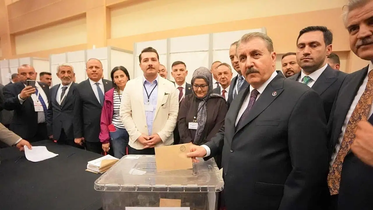 Destici, yeniden BBP Genel Başkanlığı'na seçildi