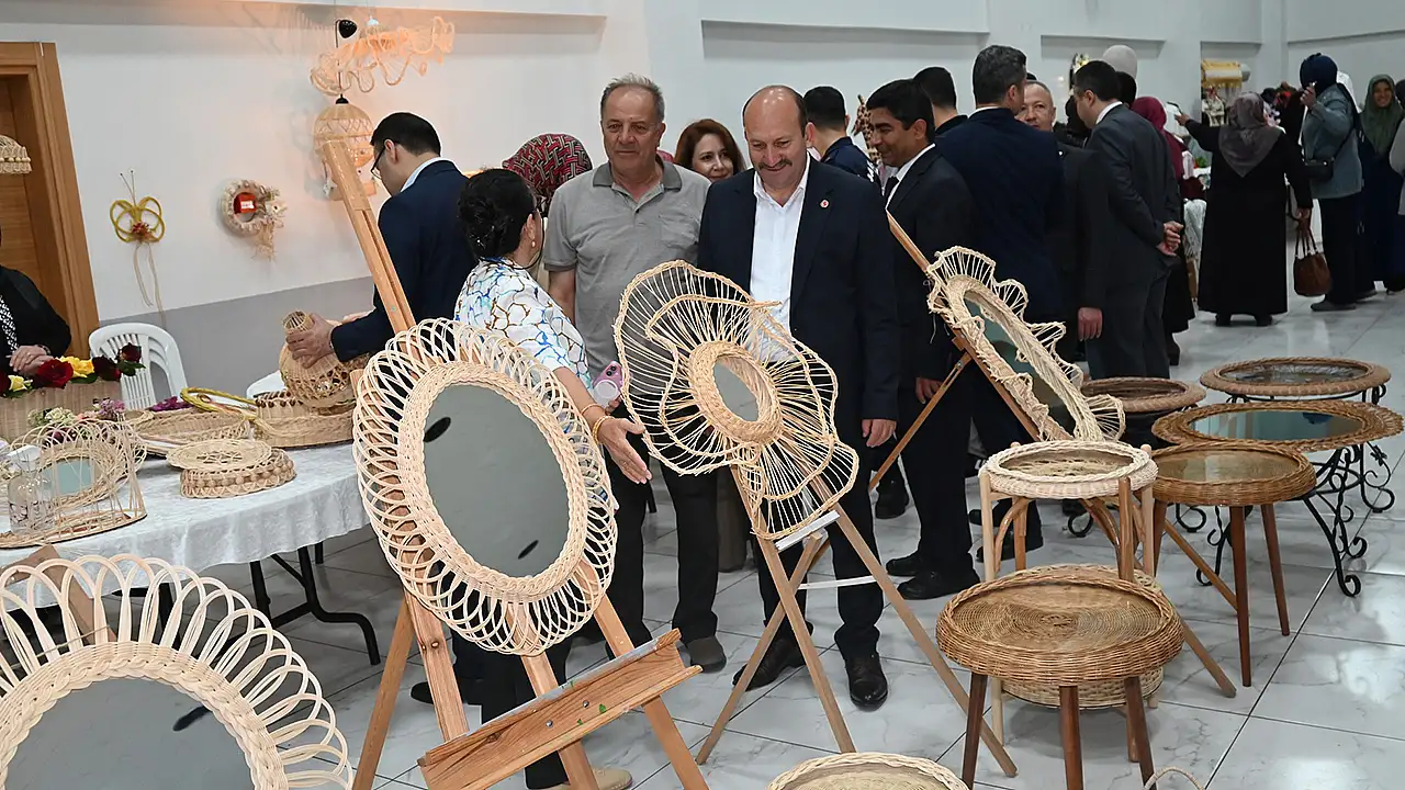 Göz nuru ürünler Sarayönü'nde sergilendi