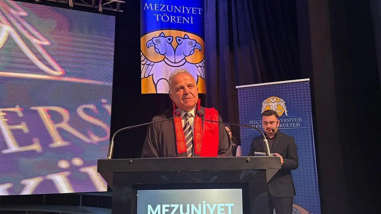 Konya S.Ü İletişim Fakültesi'nde coşkulu mezuniyet