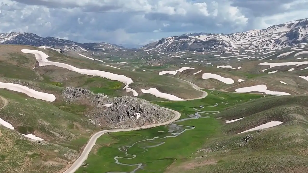 Konya-Antalya sınırında kartpostallık manzara