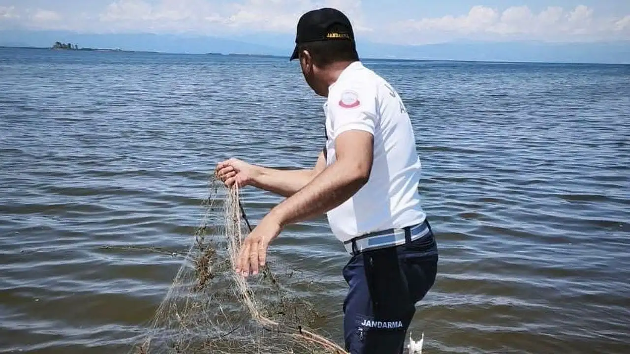 Konya'da av yasağı bitmeden kaçak ağ operasyonu