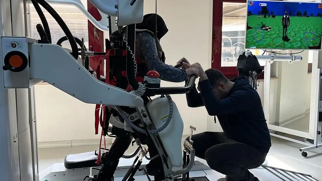 Konya'da felç hastalarına umut olan ikinci robot hizmete girdi