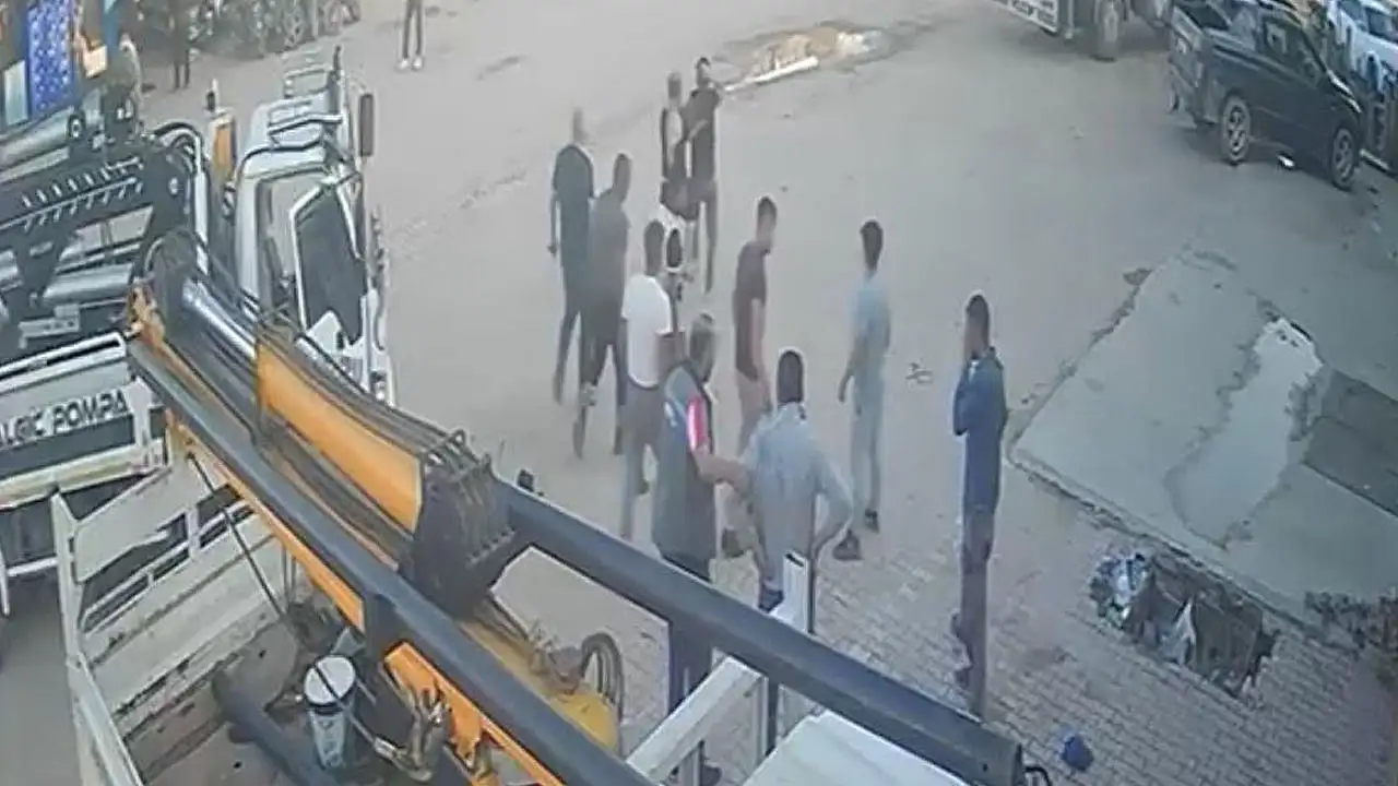 Konya'da ortalık karıştı: Kavga anı kamerada!