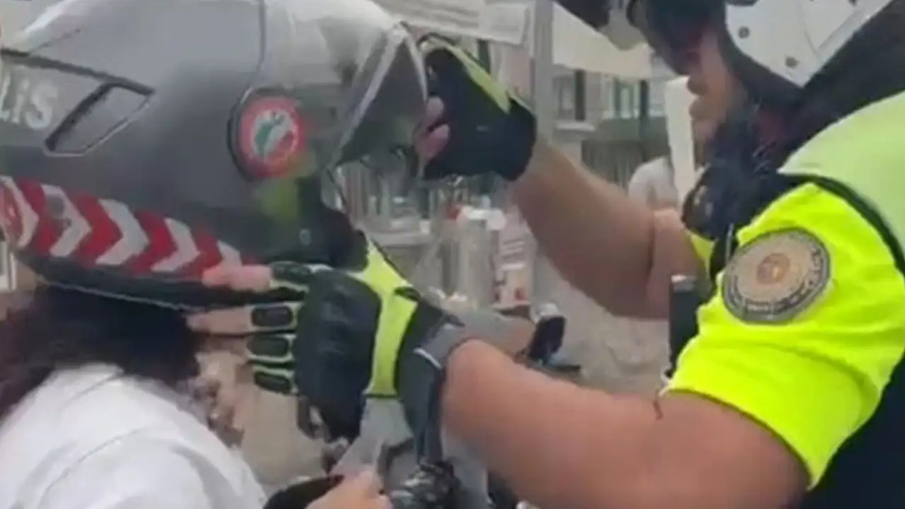 Konya'da sınava geç kalanların imdadına polis yetişti! İşte o anlar