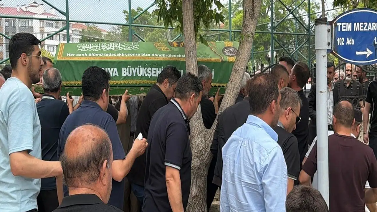 Konya'daki vahşette hayatını kaybeden kadın defnedildi