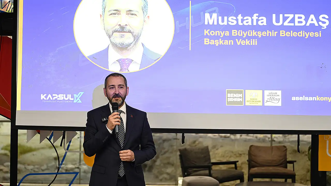 Kapsül Teknoloji Platformu'nda düzenlenen programda gençlere hitap ederek Büyükşehir Belediye Başkanı Uğur İbrahim Altay'ın vizyonunu hatırlatan Başkan Vekili Mustafa Uzbaş, hiçbir şartta gençlerin eğitiminden ve onlara sağlanan imkanlardan tasarruf edilmeyeceğini vurguladı.