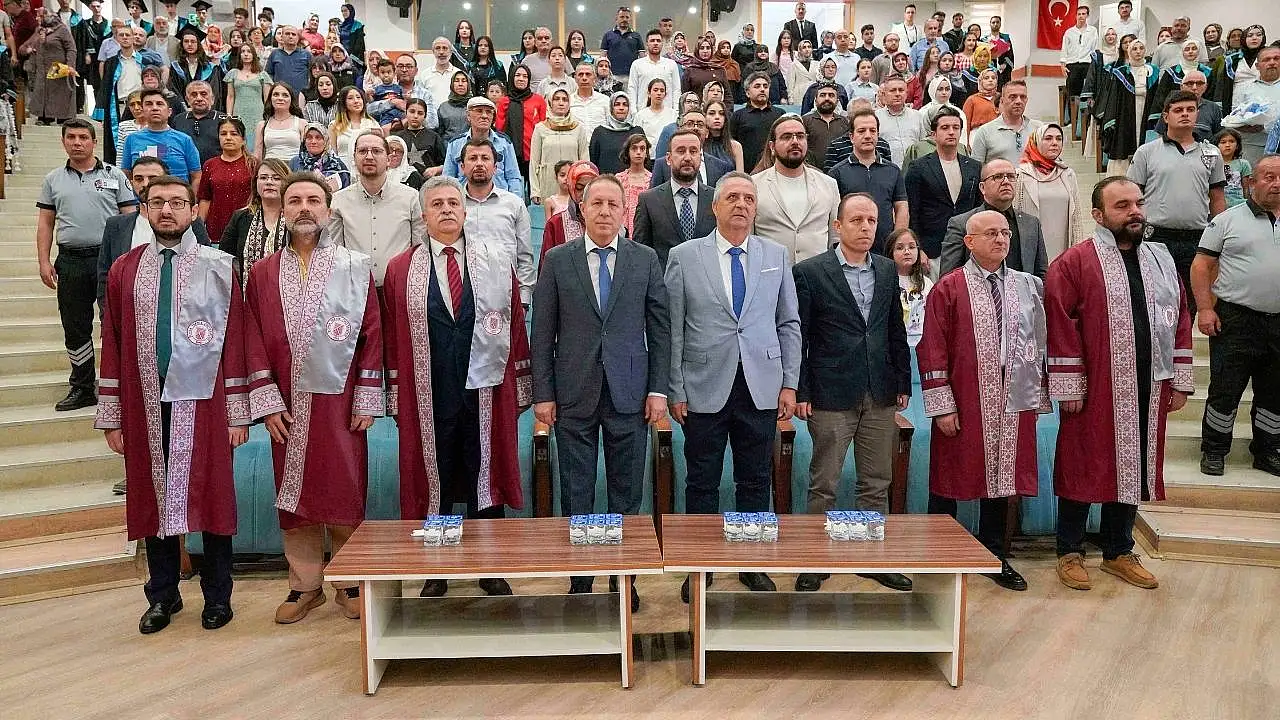 KTÜN'de mezuniyet coşkusu