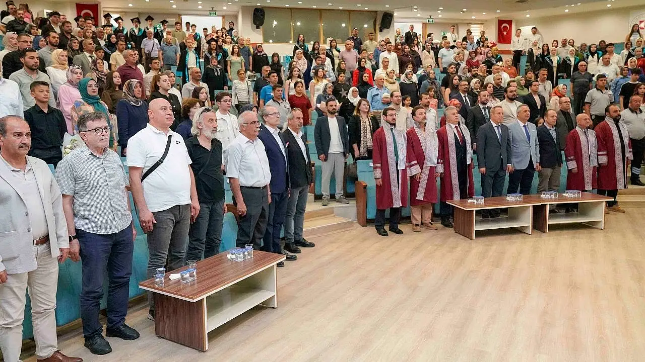 KTÜN'de mezuniyet coşkusu