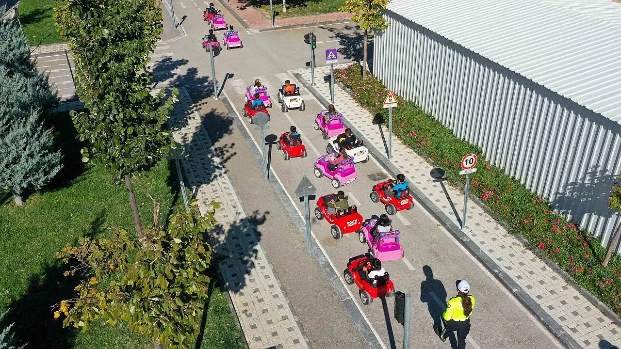 MEGA'da öğrencilere hayat kurtaran eğitim