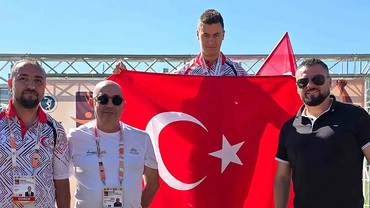 Meramlı Muhammed Eren rekorlarla tarih yazdı