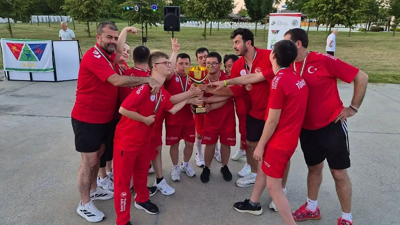 Milliler dünya ikinciliğine imza attı
