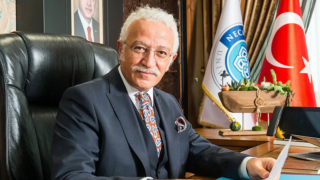 NEÜ'den geleceğe damga: Öğrenciler mezun olmadan işe hazırlanıyor