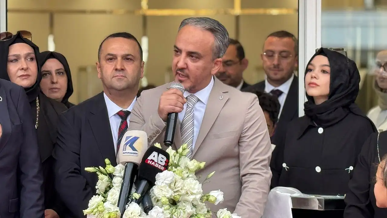 Özboyacı Altın 6. şubesini Meram'da açtı