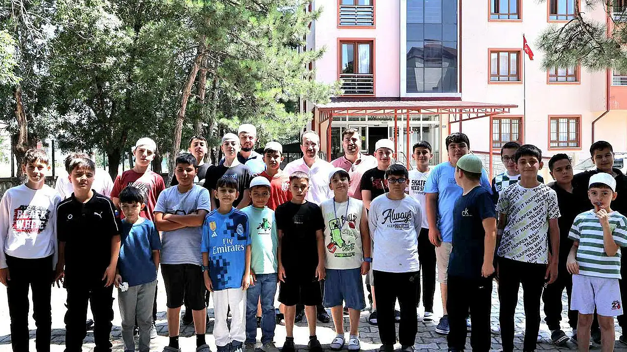 Akşehir 'de Yatılı Yaz Kur'an Kursu'nda eğitim coşkusu devam ediyor