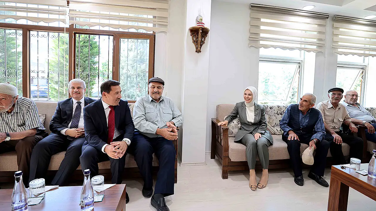 Bakan Göktaş Karatay'da mahalle konağını ziyaret etti