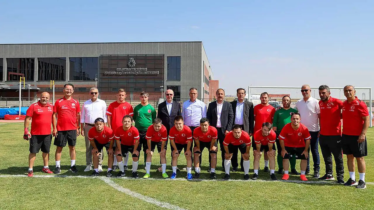 Down Sendromlu Futsal Milli Takımı Konya'da moral depoladı