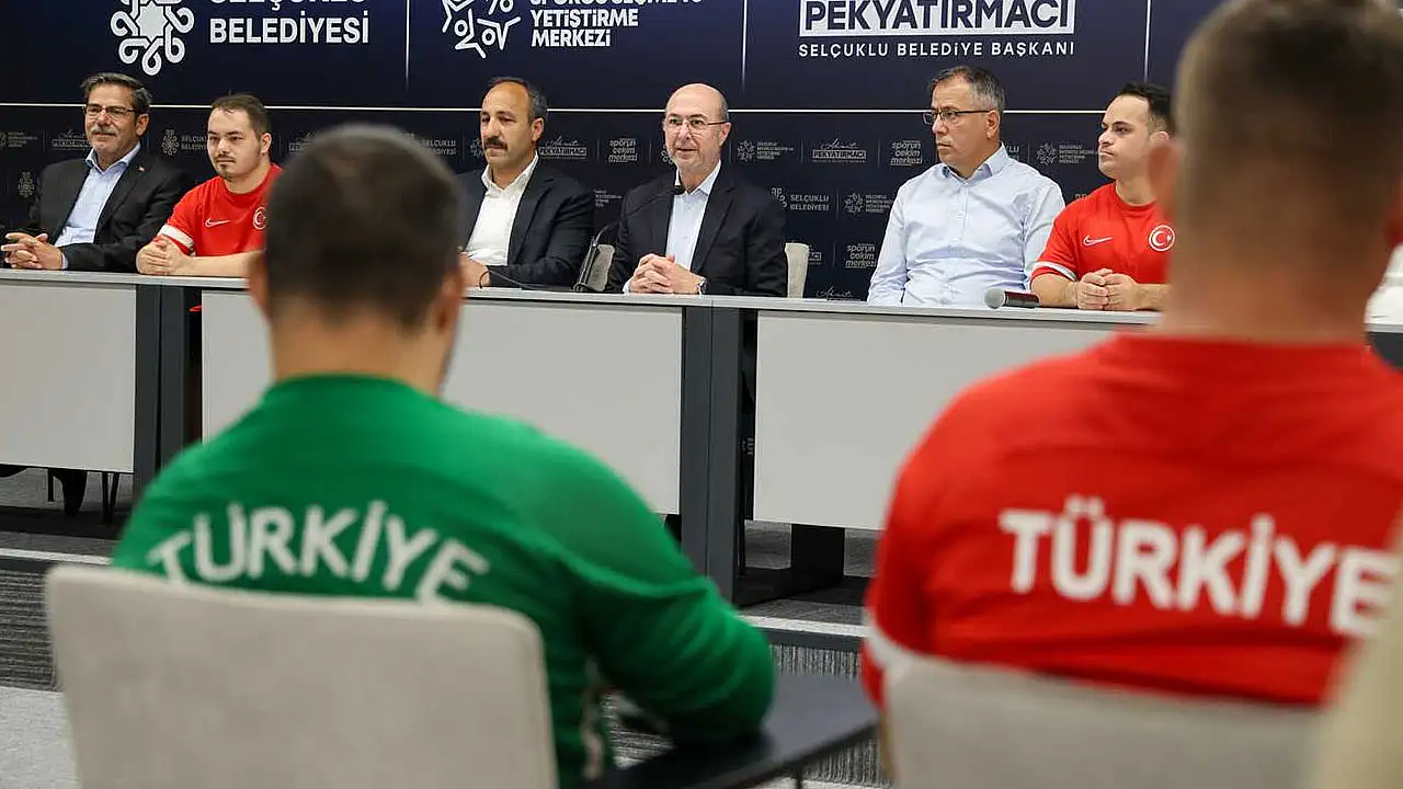 Down Sendromlu Futsal Milli Takımı Konya'da moral depoladı
