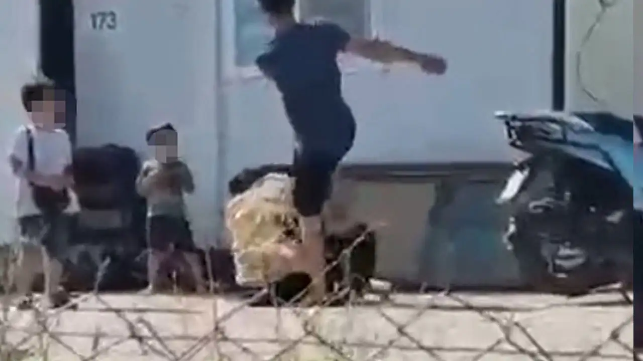 Hatay'da dehşet anları! Eşini çocuklarının gözü önünde dövdü