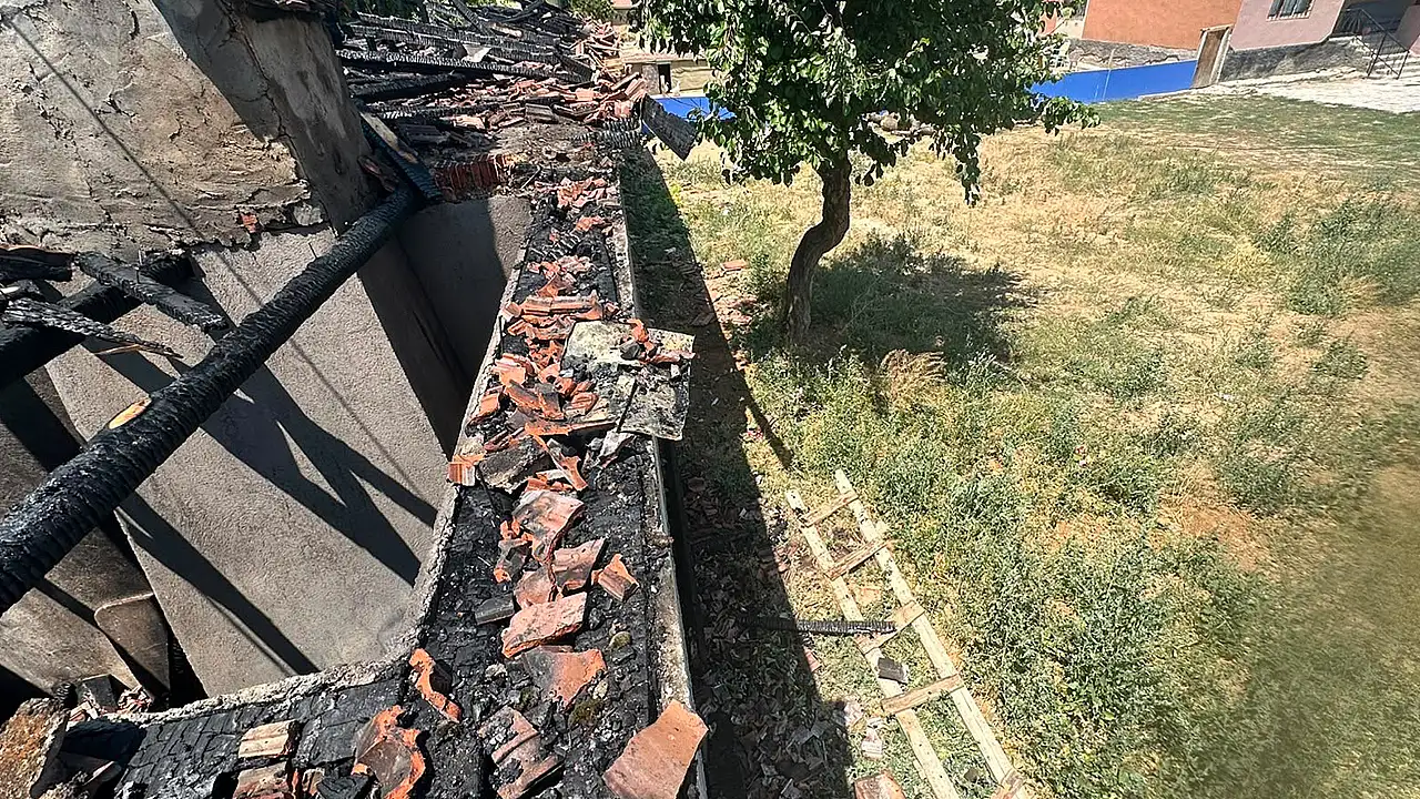 Konya'da çatı yangını paniğe sebep oldu