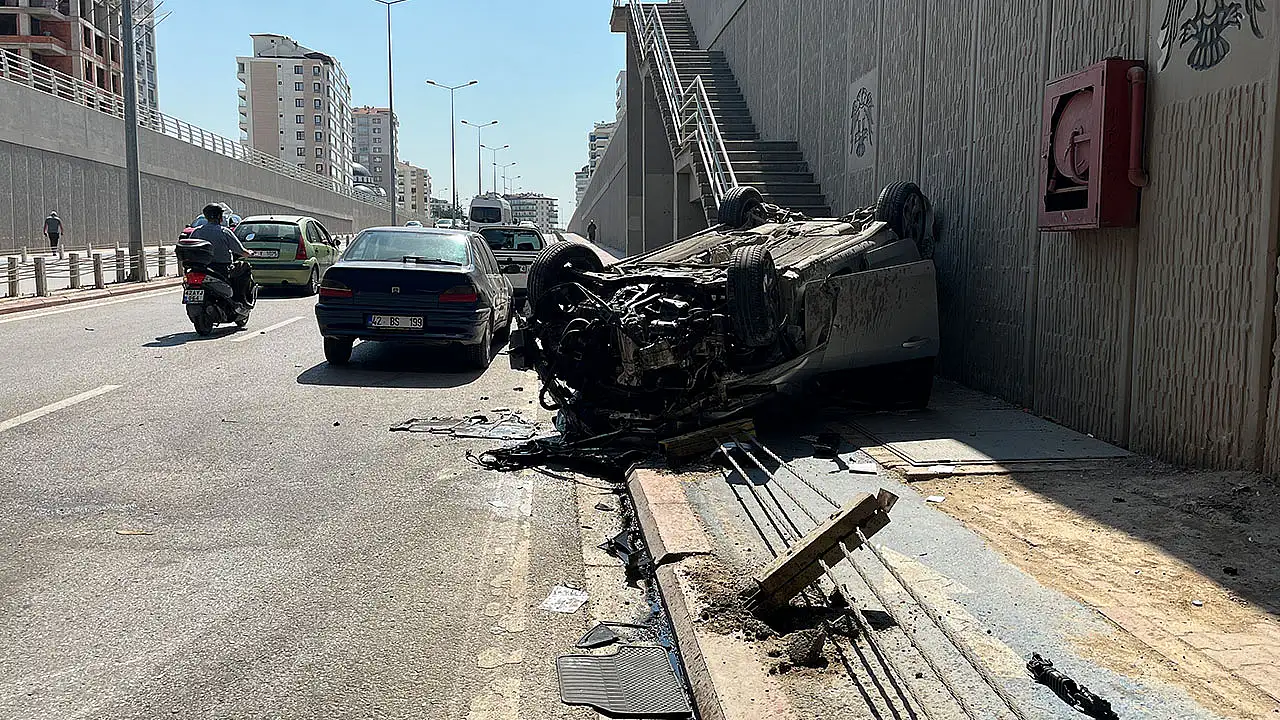Konya'da feci kaza! Kontrolden çıkan otomobil takla attı
