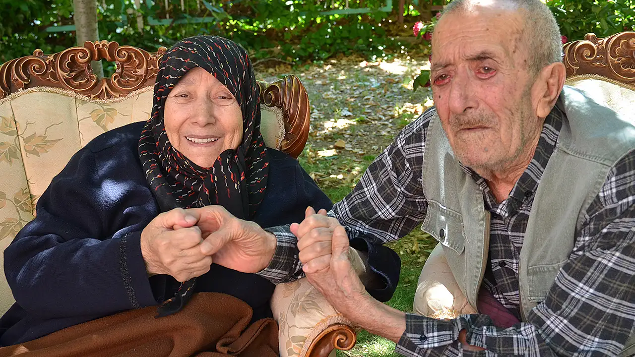 Konya'da iki kardeşin duygulandıran huzurevi dayanışması