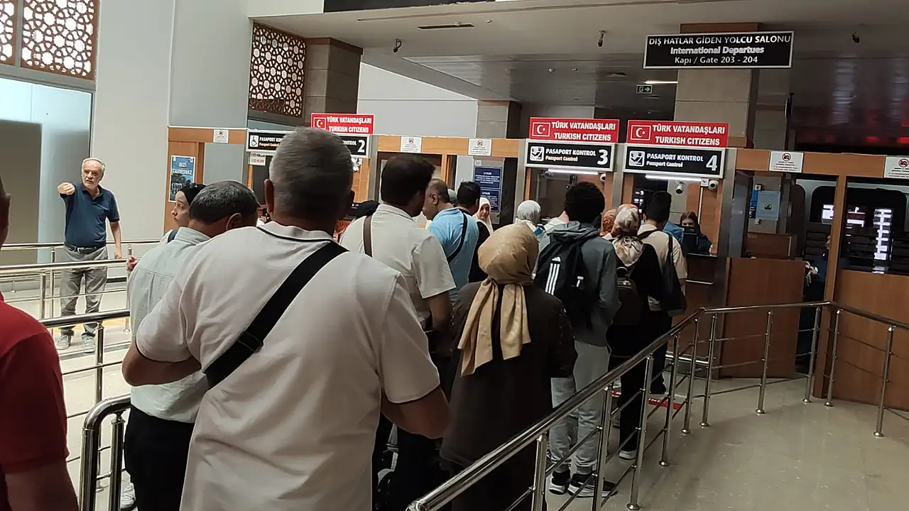 Konya'dan Balkan turunun ilk uçağı uçtu