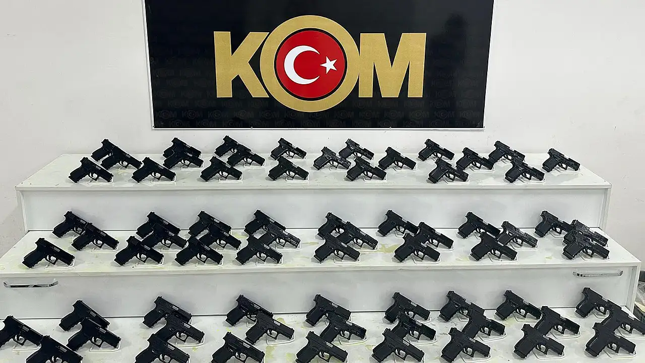 Durdurulan araçta 70 adet kaçak tabanca bulundu