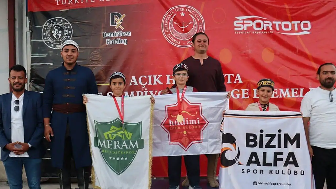 Konya Meramlı okçular madalyaları topladı