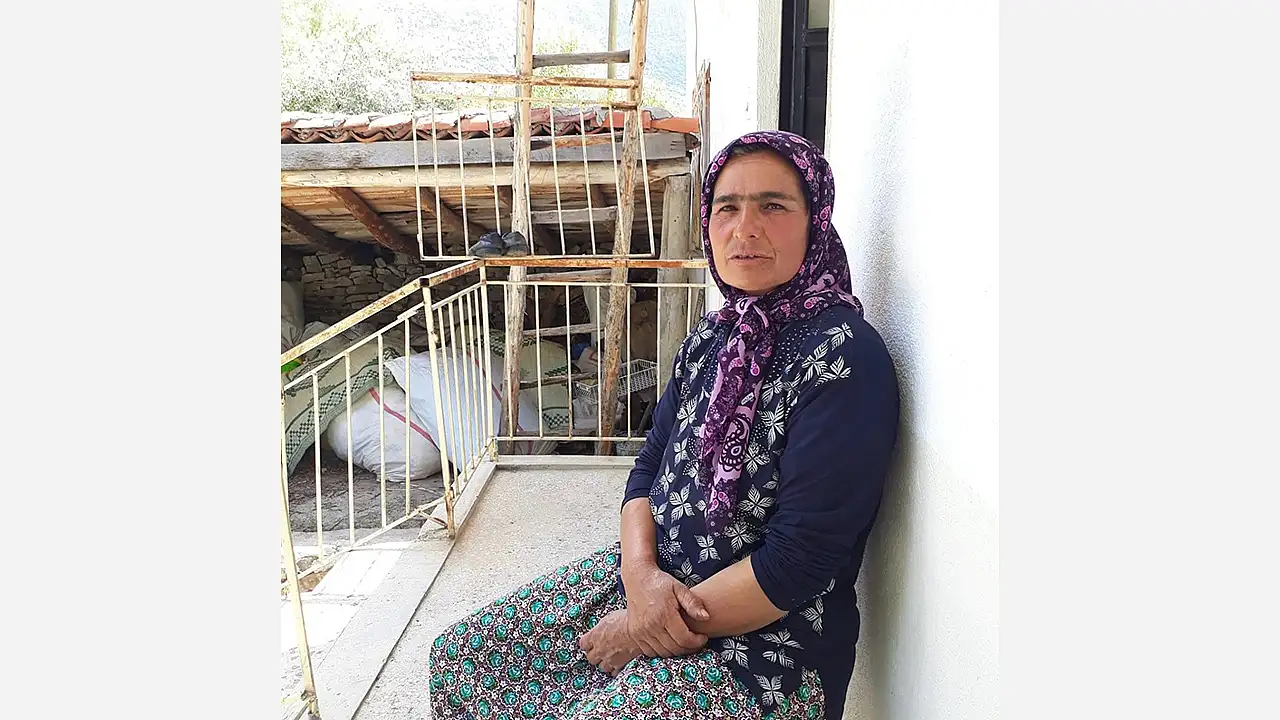 Konyanın Seydişehir ilçesinde yaşayan ve eşiyle birlikte küçükbaş hayvanlarını otlatmak amacıyla Şehir Gediği mevkisine çıkan 65 yaşındaki Firdevs Ünerden iki gündür hiçbir haber alınamaması üzerine bölgede geniş çaplı bir arama seferberliği başlatıldı.