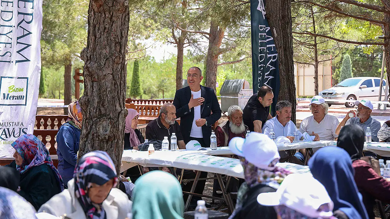 Konyalı Başkan'dan büyüklerimize vefa