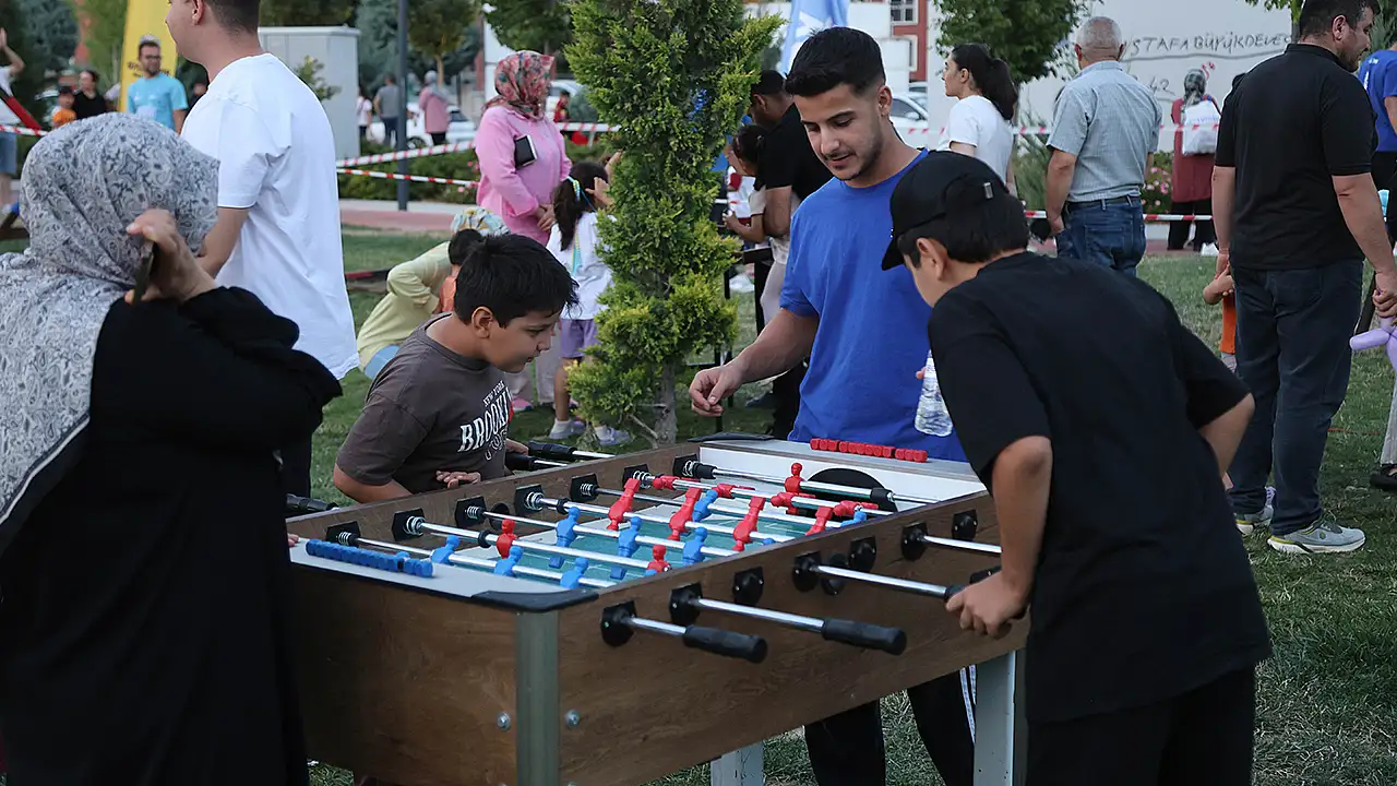 Konyalı çocuklar parklardaki yaz şenliğinde buluştu
