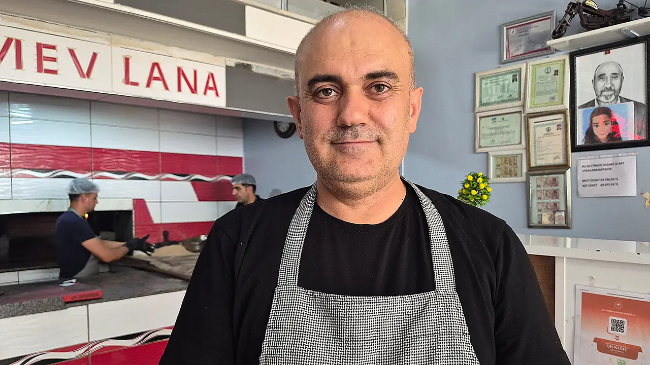 Konyalı kebap ustasından 300 derecelik fırın mesaisi