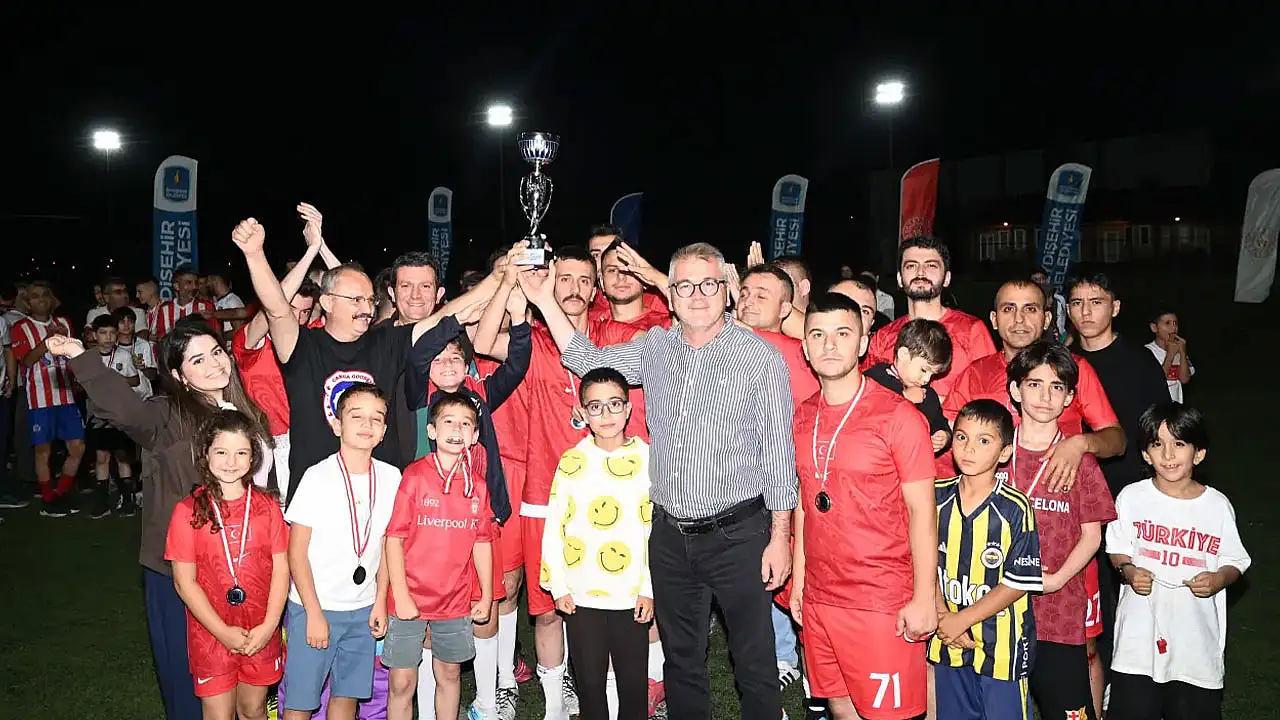 Kuran Spor şampiyonluğu kaptı