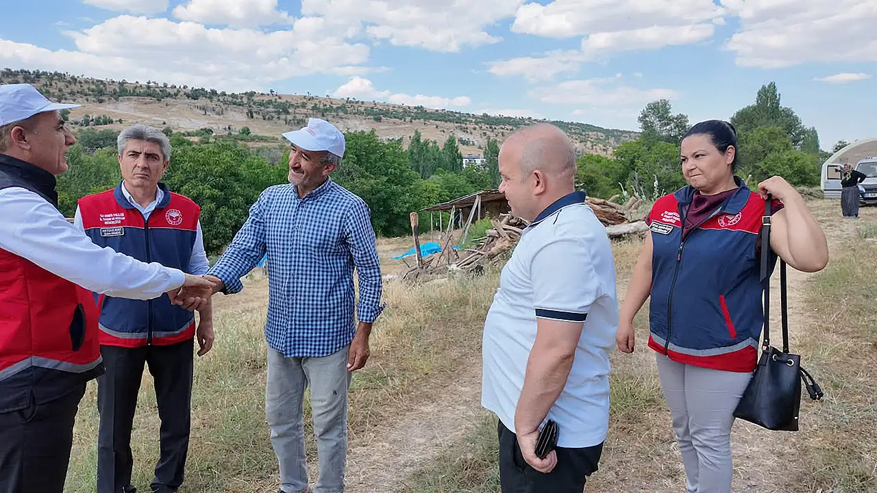 Müdür Seçen'den ipekböceği üreticisine ziyaret