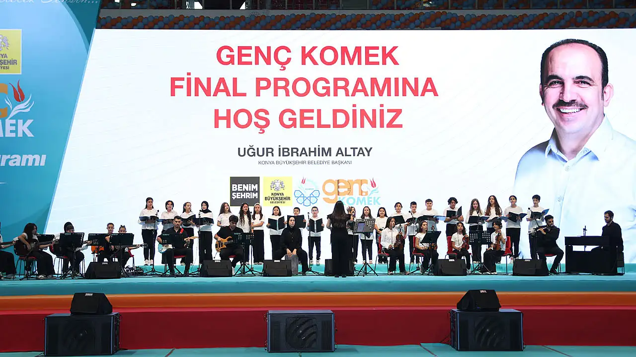 Başkan Altay, Genç KOMEK kapanışında binlerce öğrenciyle buluştu