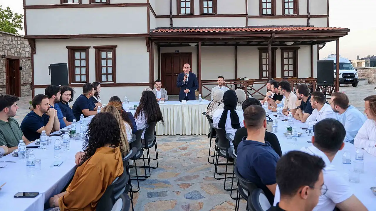 Başkan Kavuş, AK Parti gençliğiyle bir araya geldi