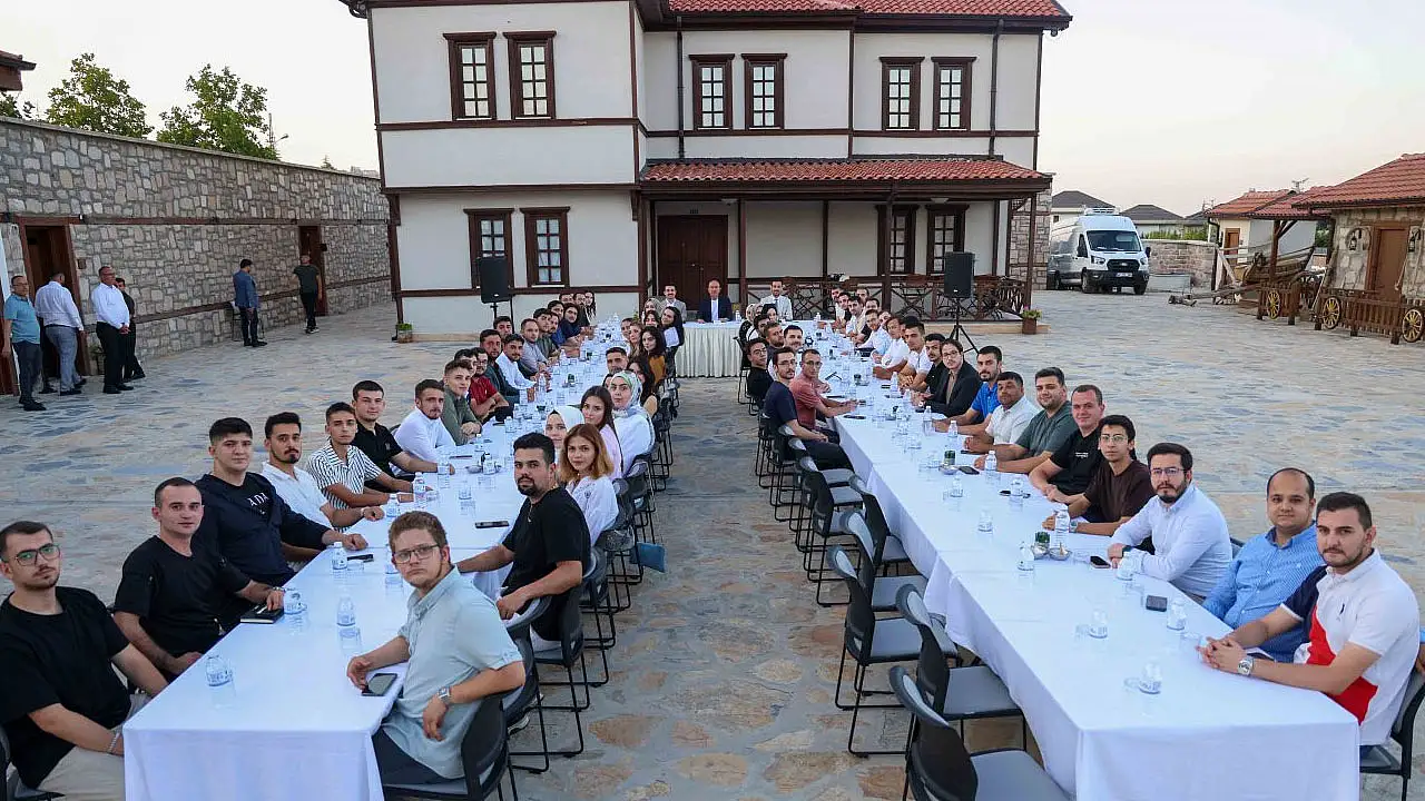 Başkan Kavuş, AK Parti gençliğiyle bir araya geldi
