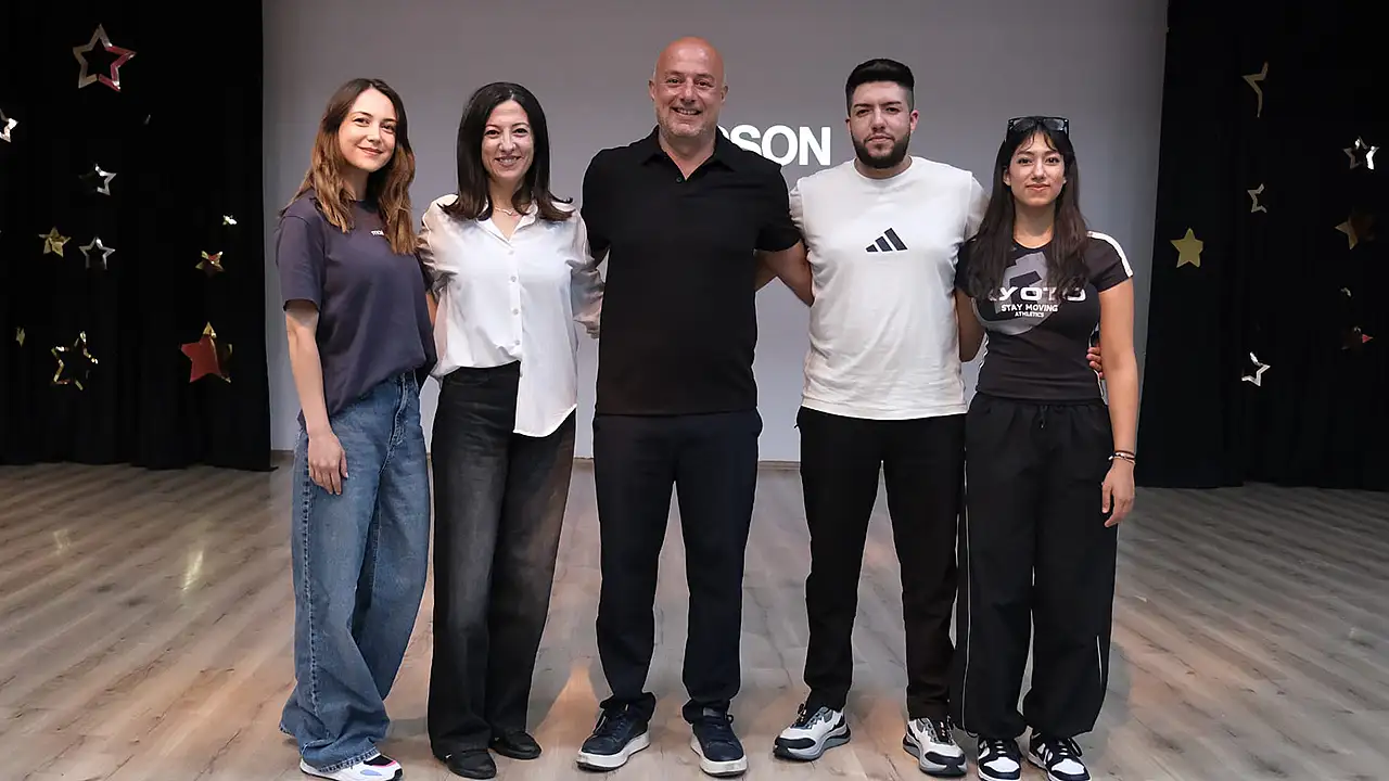 Deniz Yıldızları Yüzme Kulübü'nden farklı eğitim modeli