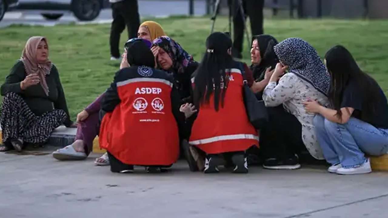Girne'de batan gemide acı bekleyiş: 2 kardeşten haber alınamıyor