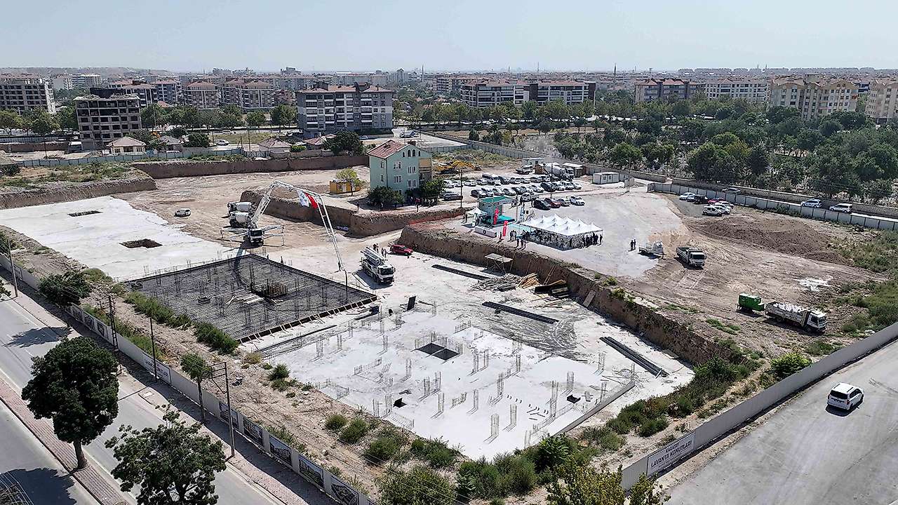 Karatay'da dev konut hamlesi, temelleri atıldı
