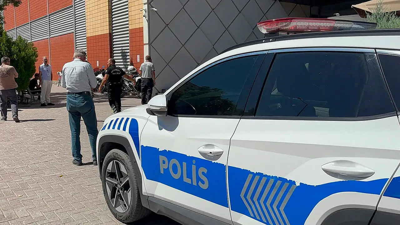 Konya'da AVM'de çıkan bıçaklı kavga can aldı